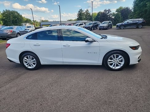 Used 2017 Chevrolet Malibu LT image 44