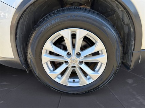 Used 2016 Nissan Rogue SV image 14