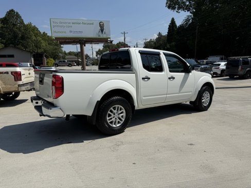 Used 2019 Nissan Frontier SV image 4