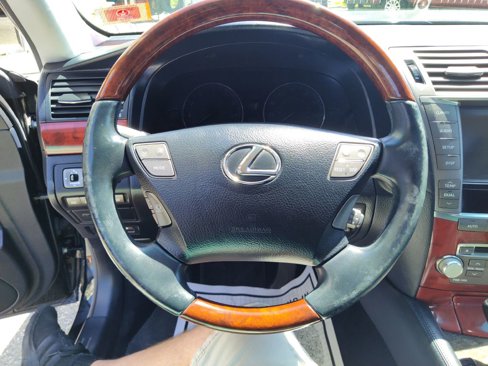 Used 2011 Lexus LS 460 AWD image 29