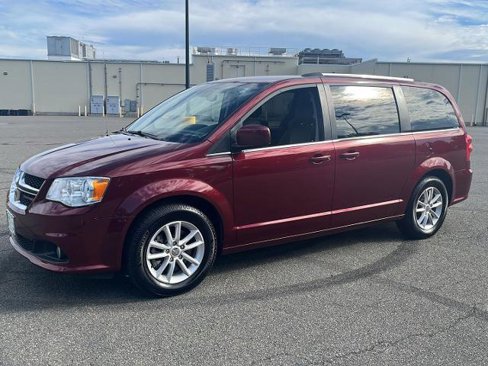 Used 2019 Dodge Grand Caravan SXT image 1