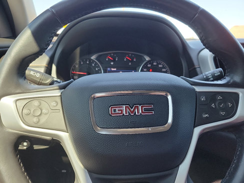 Used 2020 GMC Terrain SLE image 19