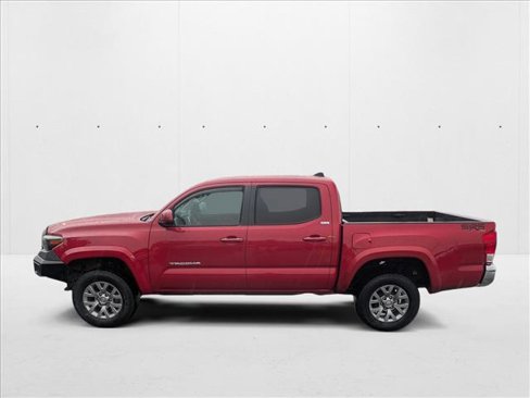 Used 2017 Toyota Tacoma SR5 image 8