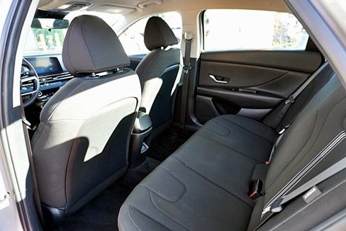 Certified 2024 Hyundai Elantra SEL image 16