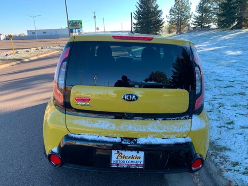 Used 2016 Kia Soul + image 4