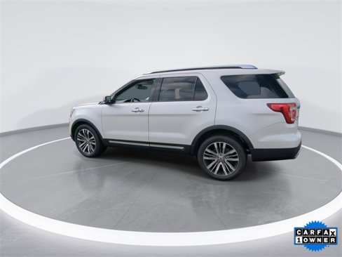 Used 2017 Ford Explorer Platinum image 5