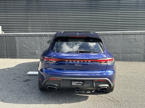 Certified 2025 Porsche Macan image 9