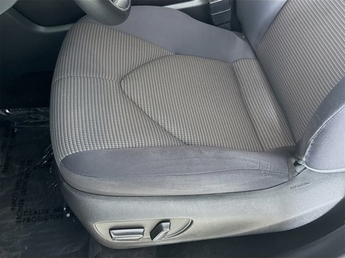 Used 2022 Toyota Highlander LE image 18