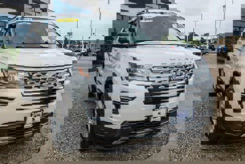 Used 2019 Ford Explorer XLT image 7