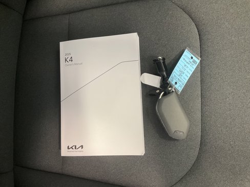 Used 2025 Kia K4 LXS image 30