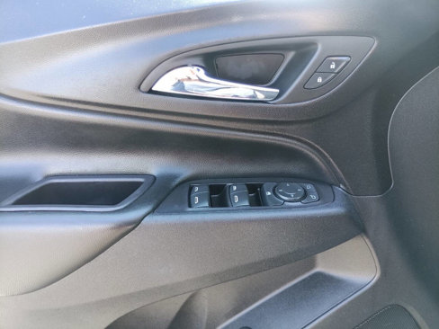Used 2020 Chevrolet Equinox LT w/ Driver Convenience Package image 17