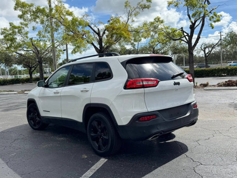 Used 2016 Jeep Cherokee High Altitude image 3