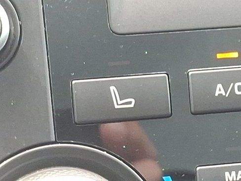 Used 2018 Land Rover Discovery Sport HSE image 16
