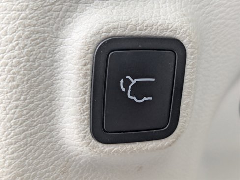 Used 2020 Jeep Cherokee Limited image 14