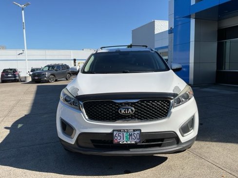 Used 2016 Kia Sorento LX w/ LX Convenience Package image 2