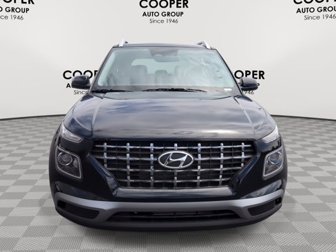 New 2025 Hyundai Venue SEL image 2
