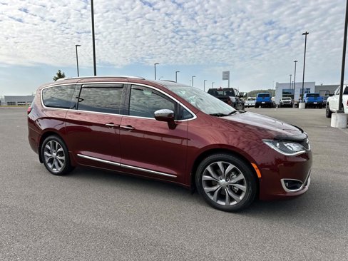Used 2019 Chrysler Pacifica Limited w/ Tire & Wheel Group image 2