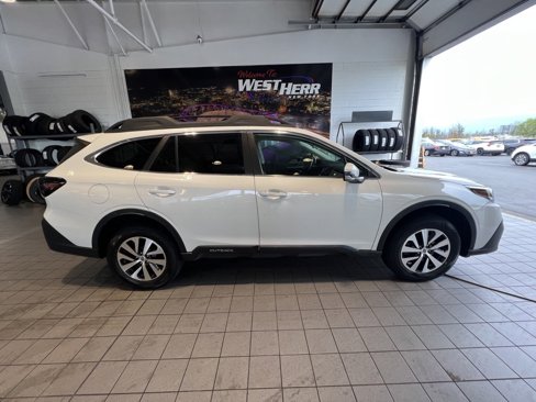 Used 2020 Subaru Outback Premium image 10
