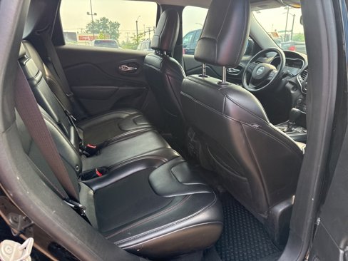 Used 2019 Jeep Cherokee Trailhawk w/ Comfort/Convenience Group image 29
