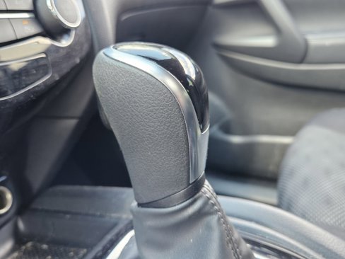 Used 2020 Nissan Rogue Sport SV image 18