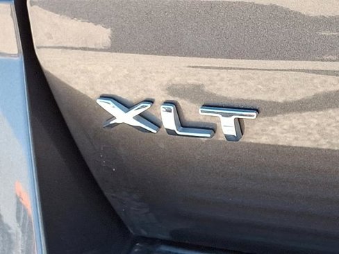 Certified 2018 Ford Expedition Max XLT w/ Equipment Group 202A image 30