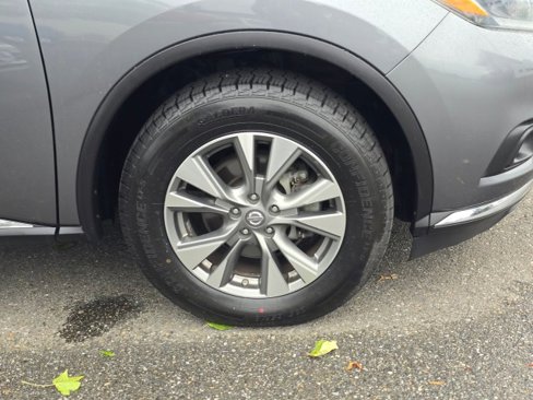 Used 2018 Nissan Murano SV image 2