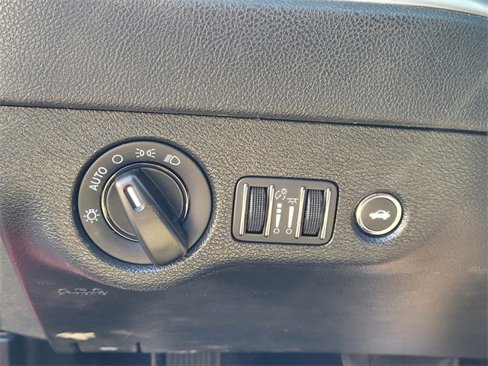 Certified 2022 Dodge Charger SXT image 23