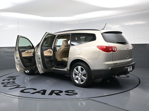 Used 2011 Chevrolet Traverse LTZ image 28