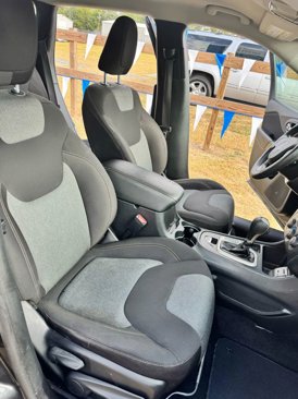 Used 2016 Jeep Cherokee Sport image 12