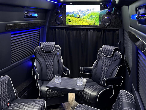 Used 2024 Mercedes-Benz Sprinter 3500 image 9