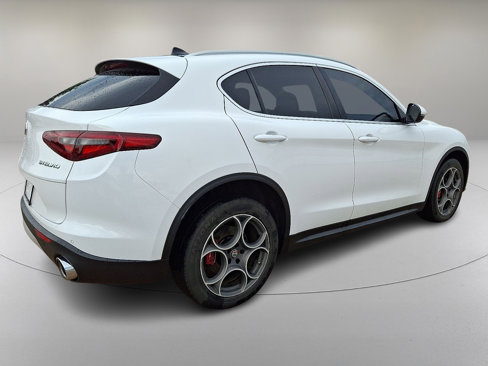 Used 2018 Alfa Romeo Stelvio Ti image 11