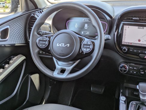 Used 2023 Kia Soul S image 16
