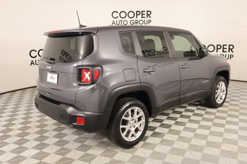 Used 2023 Jeep Renegade Latitude image 21