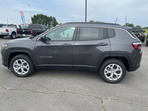 Used 2024 Jeep Compass Latitude w/ Convenience Group image 8