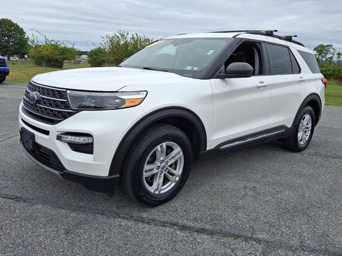 Certified 2020 Ford Explorer XLT w/ Equipment Group 202A image 3