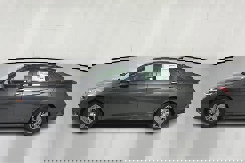 New 2025 Hyundai Elantra SE image 4