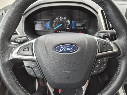 Used 2024 Ford Edge SEL image 9
