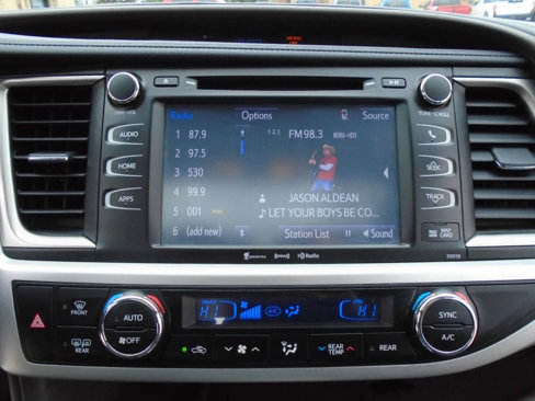 Used 2016 Toyota Highlander XLE image 19