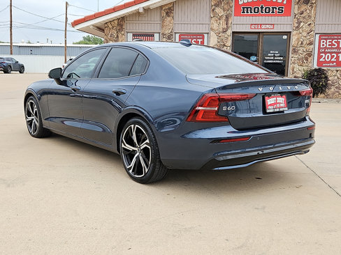Used 2025 Volvo S60 B5 Core image 2