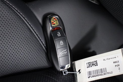 Certified 2025 Porsche Macan Turbo image 34