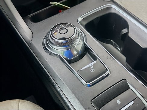 Used 2020 Ford Fusion SE w/ Equipment Group 151A image 17