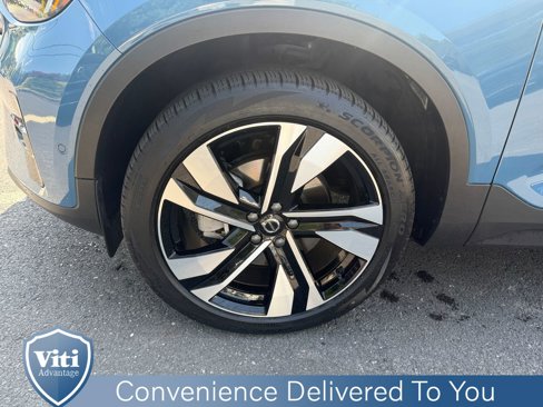 Certified 2024 Volvo XC40 B5 Plus w/ Protection Package Premier image 12