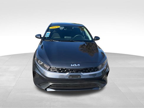 Used 2023 Kia Forte LXS image 2