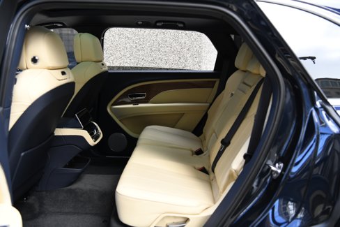Used 2023 Bentley Bentayga Extended Wheelbase image 11