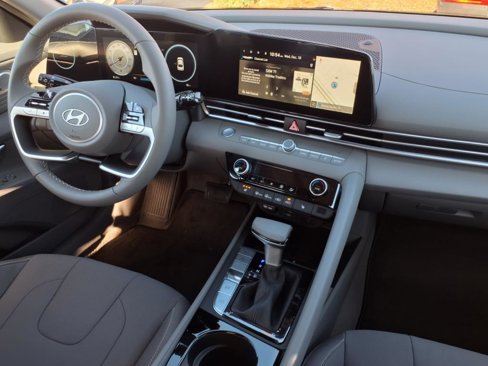 Certified 2025 Hyundai Elantra SEL image 14