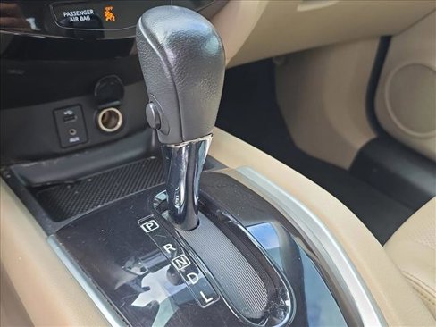 Used 2016 Nissan Rogue SL w/ SL Premium Package image 14