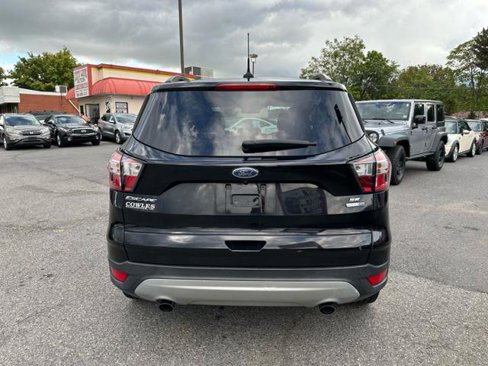 Used 2018 Ford Escape SE w/ SE Sync 3 Package image 6