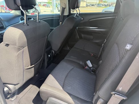 Used 2019 Dodge Journey SE image 18