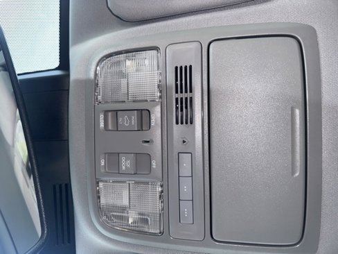 Used 2020 Honda CR-V Touring image 29
