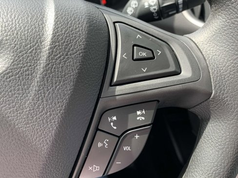 Used 2024 Ford Edge SE w/ Black Appearance Package image 17